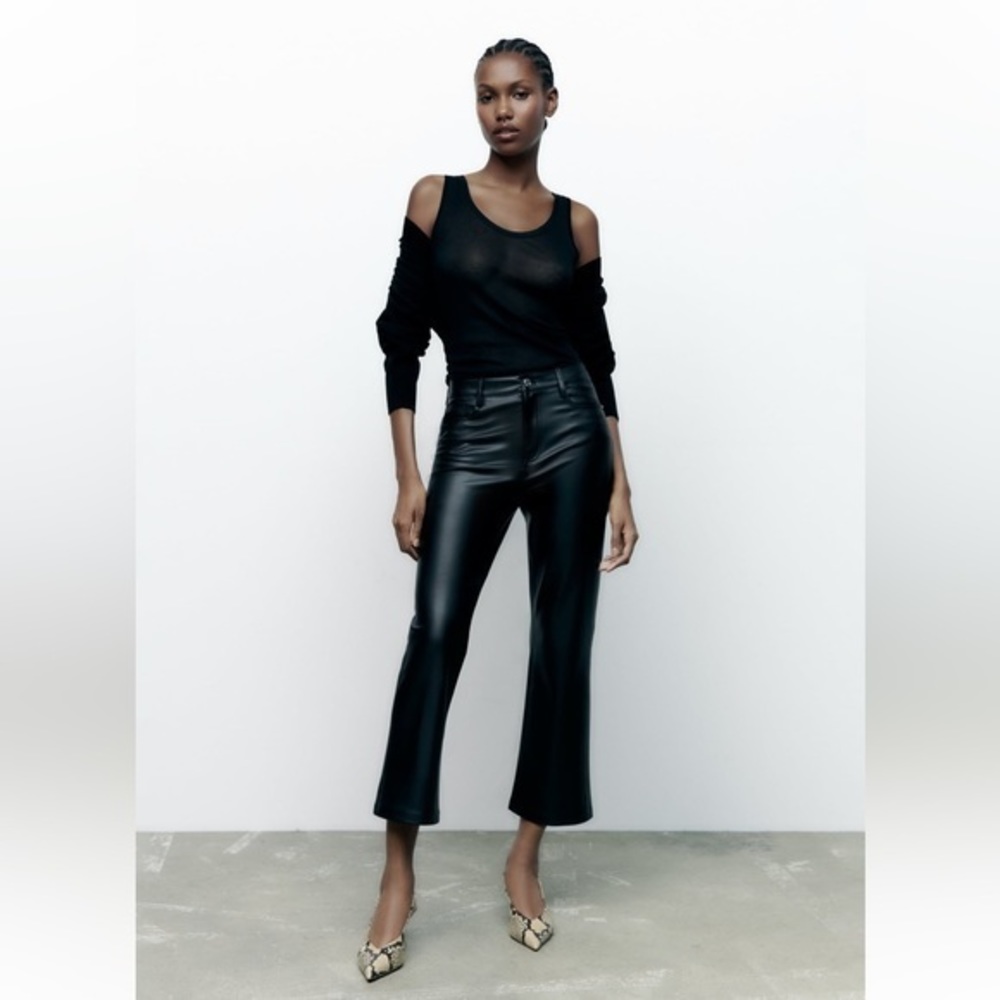 BLOGGERS FAVORITE NWT Zara Faux Leather Mini Flared Pants - Picture 2 of 15